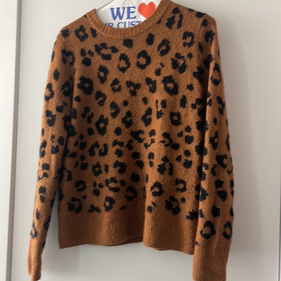 Leopard fuzzy Sweater! - Picture 3 of 8